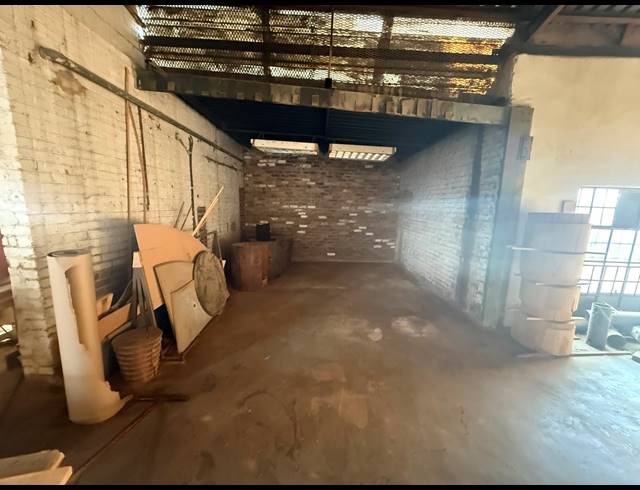 850M² WAREHOUSE TO LET IN MARAISBURG